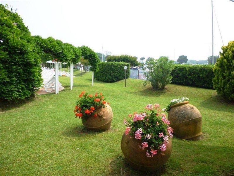 Hotel Marina Uno Lignano Sabbiadoro Exteriör bild