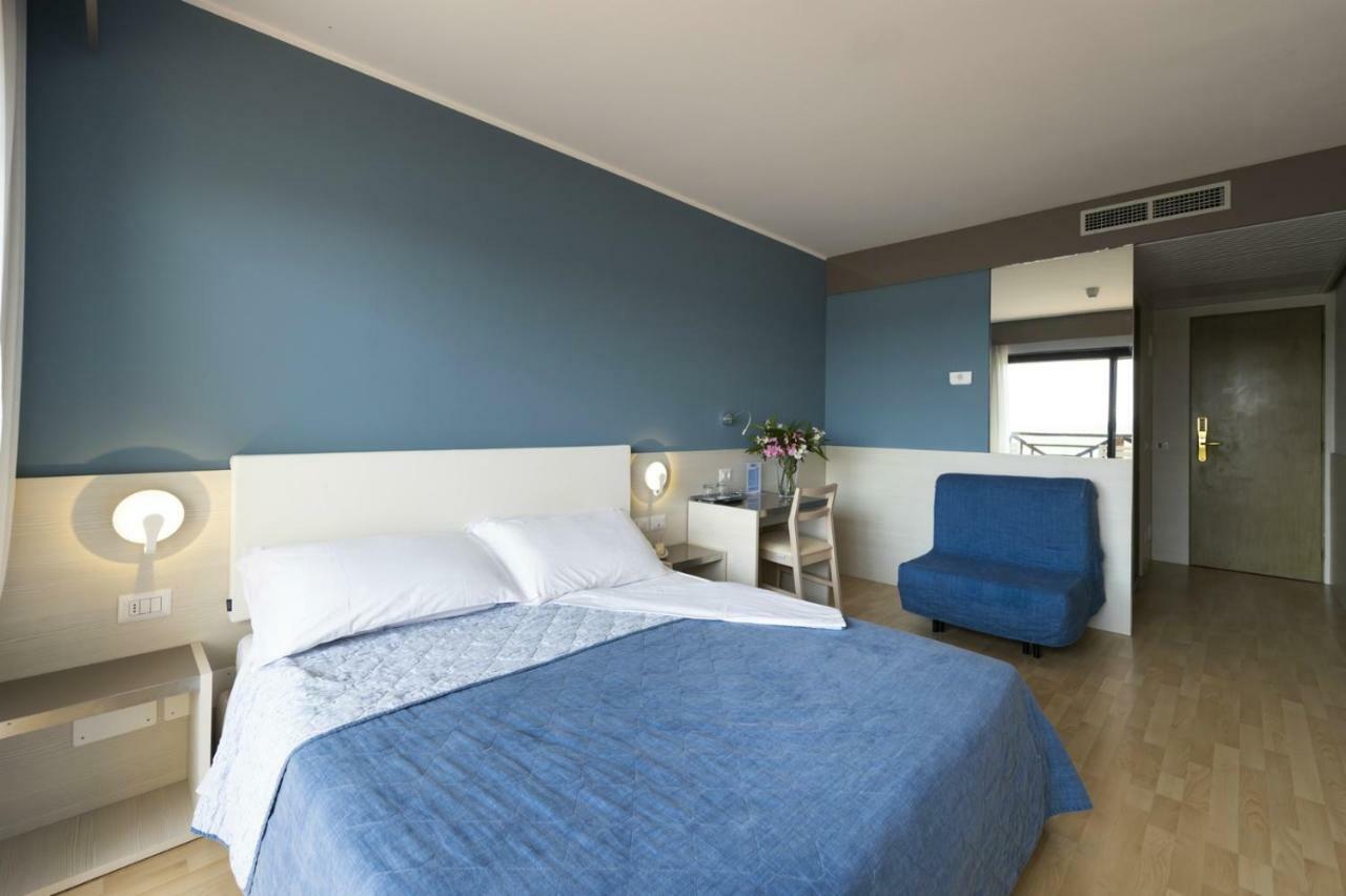 Hotel Marina Uno Lignano Sabbiadoro Exteriör bild